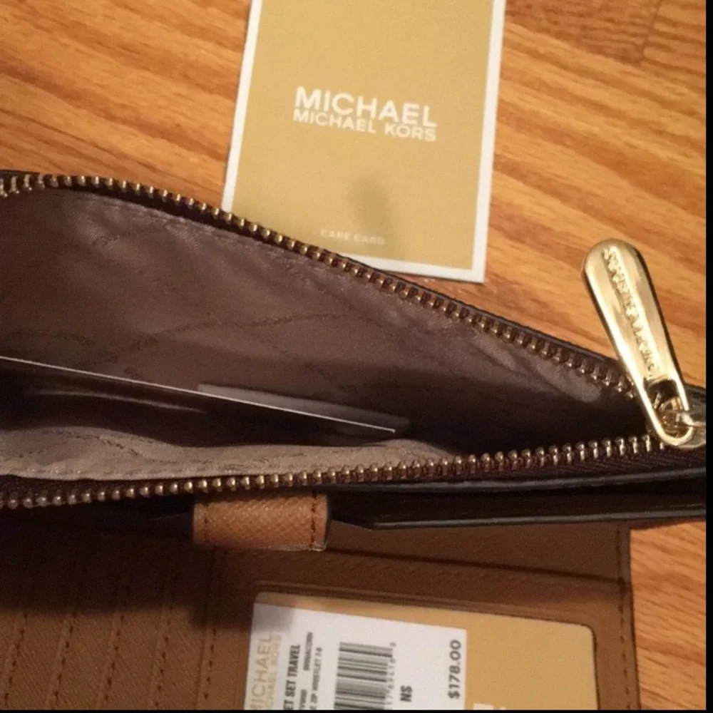 NWT MICHAEL Michael Kors Jet Set Double Zip Wristlet Wallet
